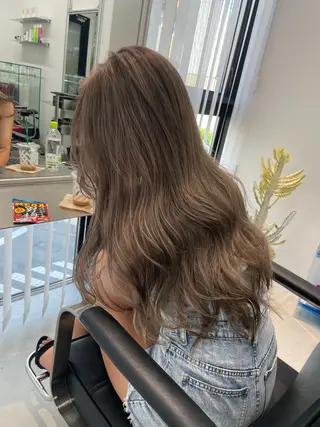 カラー ハイトーン✨ブリーチ ✨高田めぐみのヘアスタイル