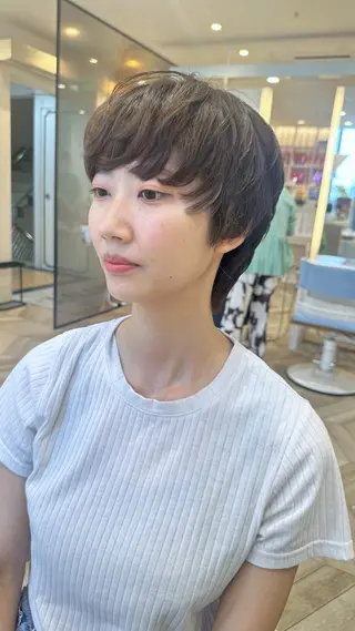 ショート カラー 小顔レイヤー/ ベージュ🤍Rieのヘアスタイル