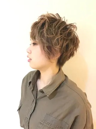 ショート カラー 湯浅 了一のヘアスタイル