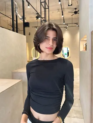ショート DEAN ISLA 大人レイヤーカットのヘアスタイル