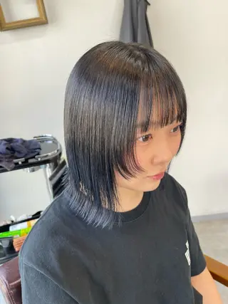 ミディアム ｼﾉｻﾞｷ ｷﾅのヘアスタイル