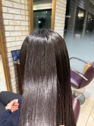パーマ 🌱艶髪ストレート✨ 🦖せりか🦖のヘアスタイル