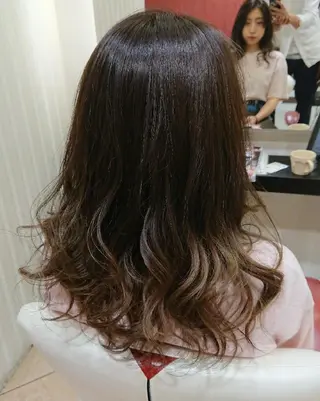 ミディアム カラー ヘアアレンジ 秋山 幸太のヘアスタイル