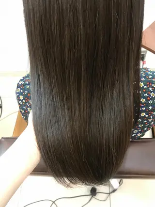 ミディアム カラー TRENCH　相澤 果歩のヘアスタイル