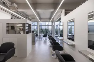 LoLo. 心斎橋のヘアスタイル