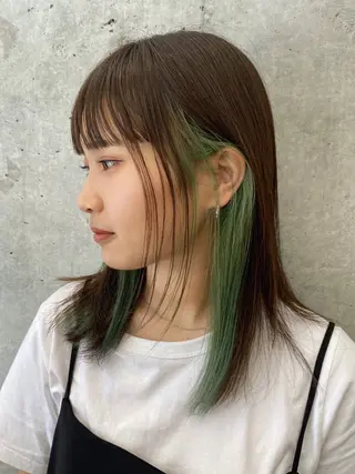 ミディアム ベージュカラー🐑 レイヤー🤎塚原優芽のヘアスタイル