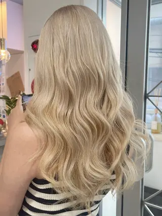 ロング sunny. マコトのヘアスタイル