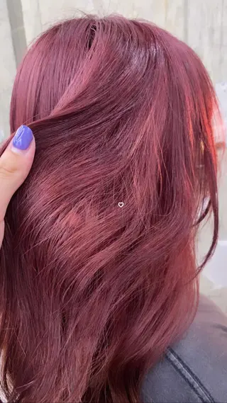 セミロング カラー KVELL ユナのヘアスタイル