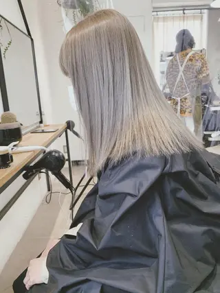 セミロング カラー パーマ ヘアアレンジ メンズ キッズ ネイル マツエク・マツパ ハイトーンボブ 前田 表参道 グレージュのヘアスタイル