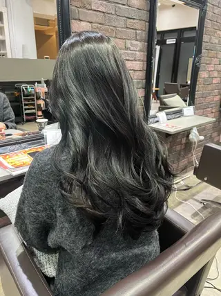 ロング 髪質改善×ブリーチ 無しWカラー🫧天神のヘアスタイル