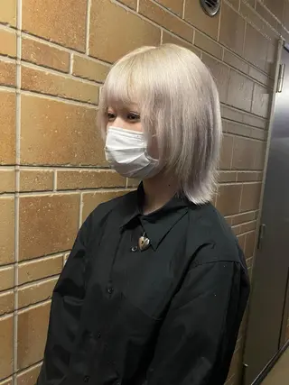 ミディアム カラー ホワイト系はお任せ /ブリーチ/店長岩崎のヘアスタイル