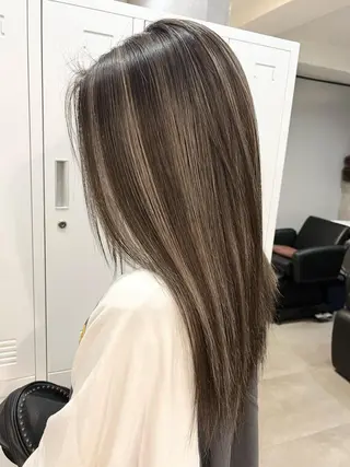 セミロング KYOKO 【Bear】のヘアスタイル