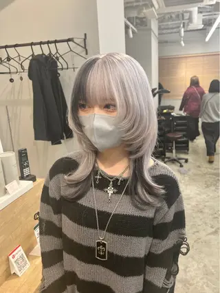 ミディアム カラー ブリーチ毛の縮毛矯正 ハイトーン/岡本智樹のヘアスタイル