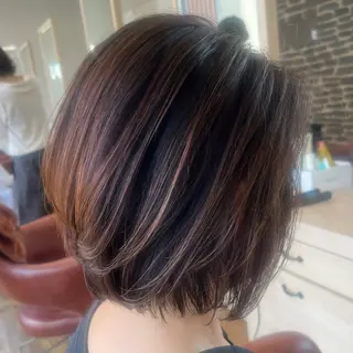 ショート カラー アトリエファゴ Noaのヘアスタイル