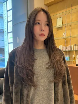 ロング ルナ|縮毛矯正 ×デザインカラー🥝のヘアスタイル