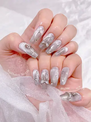 MoON...❤︎ MeGuのネイルデザイン