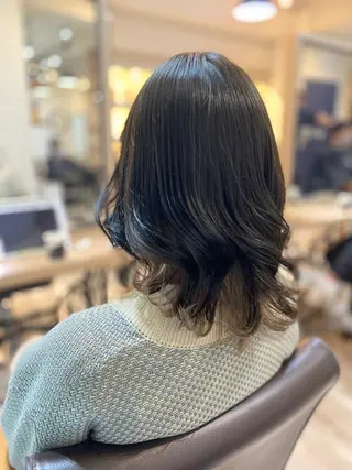 ミディアム カラー ヨシダ フミノリのヘアスタイル