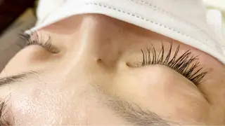 マツエク・マツパ 小林 美央のヘアスタイル