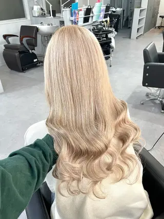 ミディアム カラー Cielro【 シェイロ 】所属・Cielro/ダブル カラー/西田咲希のヘアスタイル