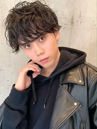 ミディアム パーマ メンズ シールエクステ 🪽CHIAKIのヘアスタイル