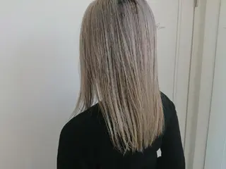 ミディアム カラー 鈴木 翠のヘアスタイル