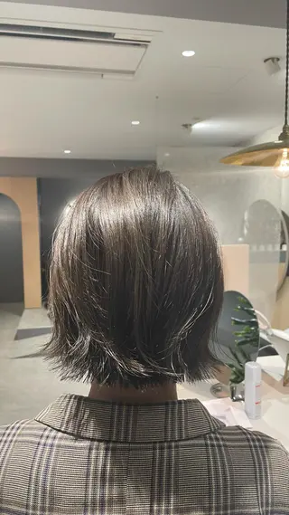 カラー 都築 菜美のヘアスタイル