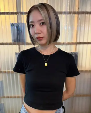 ショート カラー PARKiiiNG 大阪心斎橋/ブリーチのヘアスタイル