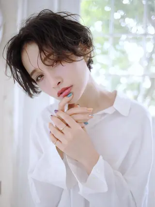 ショート カラー パーマ neolive emのヘアスタイル