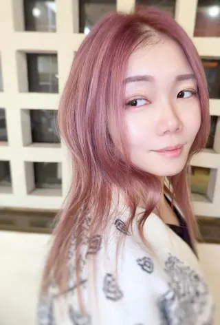セミロング dolphin ドルフィンオーナーのヘアスタイル