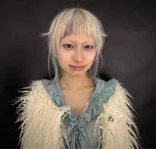 ミディアム ハイトーン🫀 デザイン🪐yumeのヘアスタイル