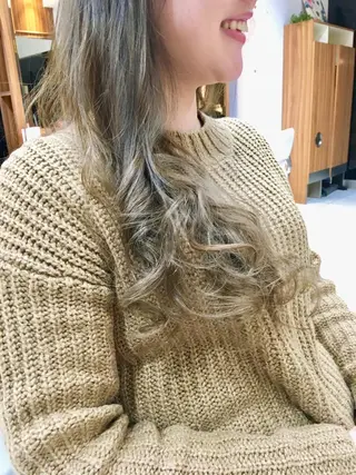 セミロング カラー 白髪ぼかしハイライト 柳川拓哉のヘアスタイル