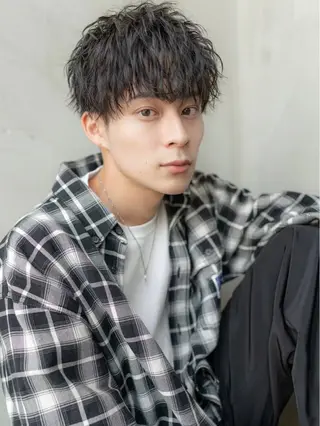 ショート ⚡メンズパーマフ ェードカットTomyのヘアスタイル