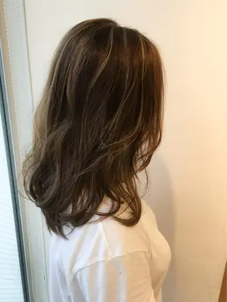 ミディアム カラー 中山 天地のヘアスタイル