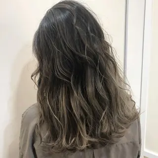 ロング カラー 三鷹で1番ショート ボブをカットする新谷のヘアスタイル