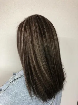 ミディアム カラー こやま りほのヘアスタイル