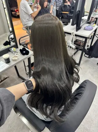 ロング カラー 赤み無し柔らかカラー 【梅田】madokaのヘアスタイル