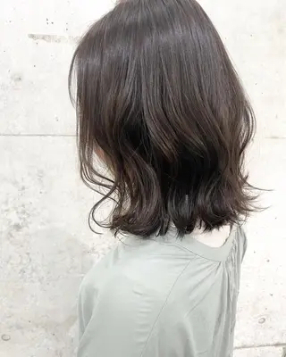 ミディアム 秋月 亜耶のヘアスタイル