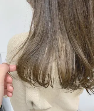 セミロング カラー コバヤシ リョウのヘアスタイル