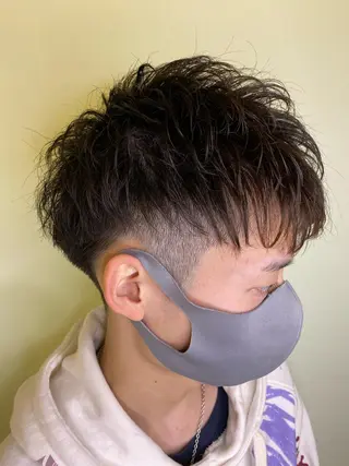 ショート メンズ 塩谷黎✨イルミナ カラーメンズパーマ✨のヘアスタイル