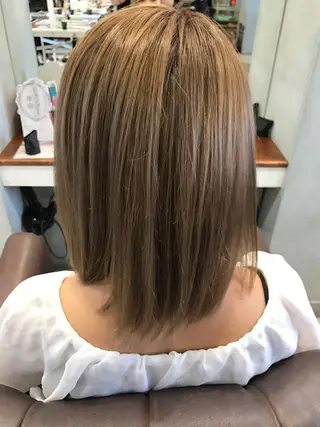 ショート カラー 粟田 めぐみのヘアスタイル