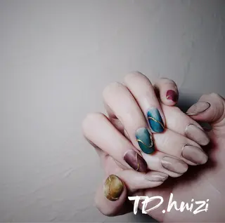 セミロング めぐみのネイルサロン スタッフ練習のネイルデザイン