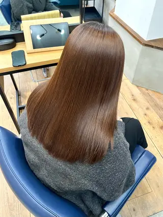 セミロング 伊藤ゆかり/髪質改善 /透明感カラーのヘアスタイル