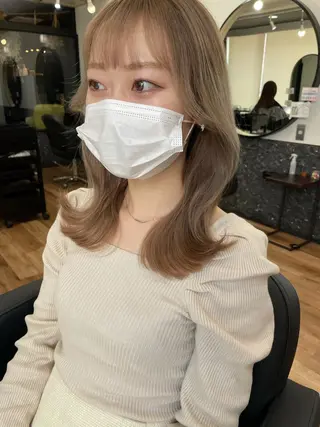 ミディアム カラー レイヤーカット、 大人可愛い　中村美羅のヘアスタイル