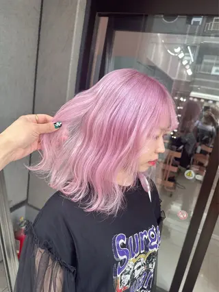 セミロング カラー 2次元カラー/ ブリーチMANATOのヘアスタイル