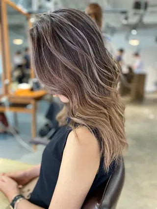 セミロング カラー ｎ／ｍ所属・桜木町駅徒歩5分 ハイライト横浜No1のヘアスタイル