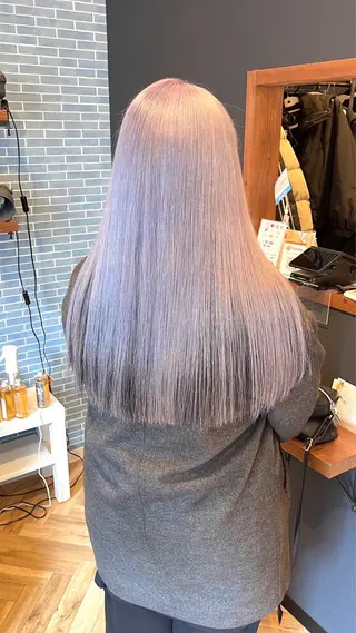 カラー misaki /ハイトーンカラーのヘアスタイル