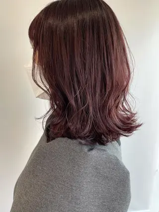ミディアム カラー 山口 莉奈のヘアスタイル