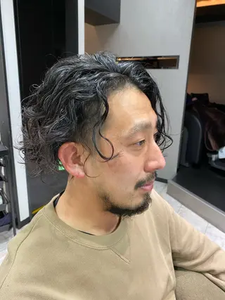 ショート パーマ メンズ 伊藤 早人のヘアスタイル