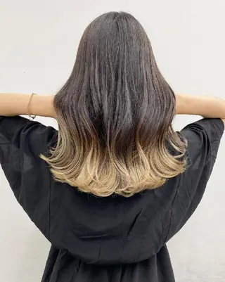 ロング カラー ✴️Siesta✴️ 髪質改善艶カラーのヘアスタイル