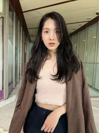 ロング 暖色カラー 奥村陽花のヘアスタイル